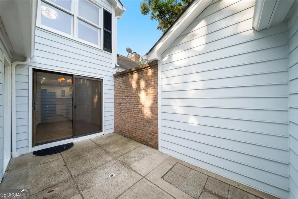 110 Great Oaks LN Roswell, GA 30075
