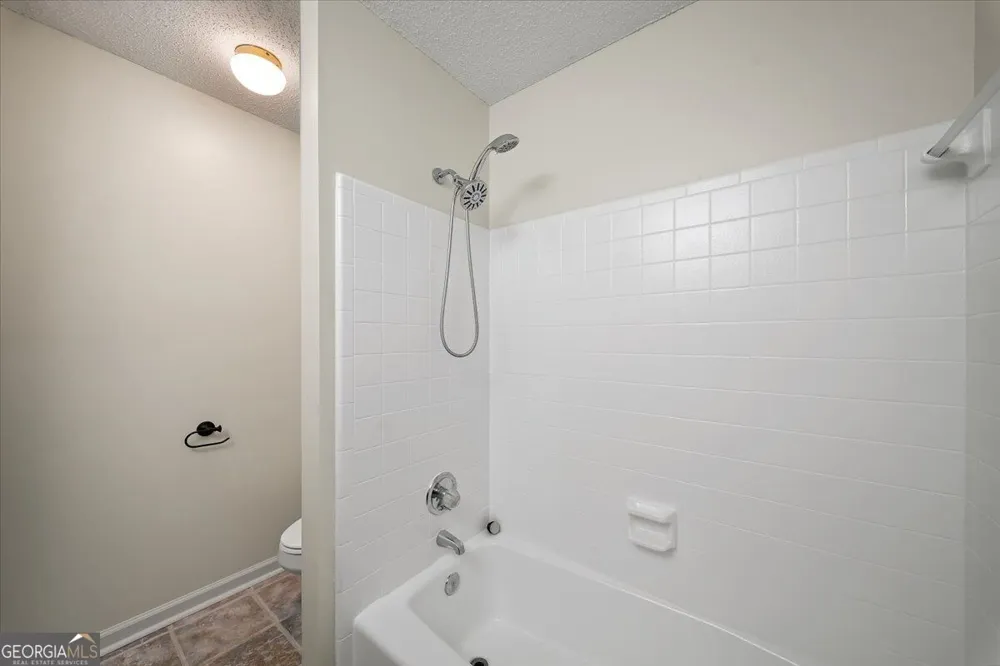110 Great Oaks LN Roswell, GA 30075