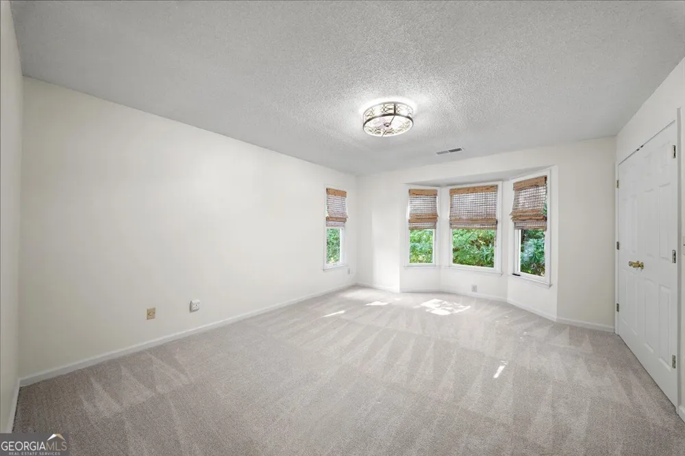 110 Great Oaks LN Roswell, GA 30075