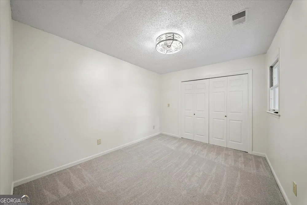 110 Great Oaks LN Roswell, GA 30075