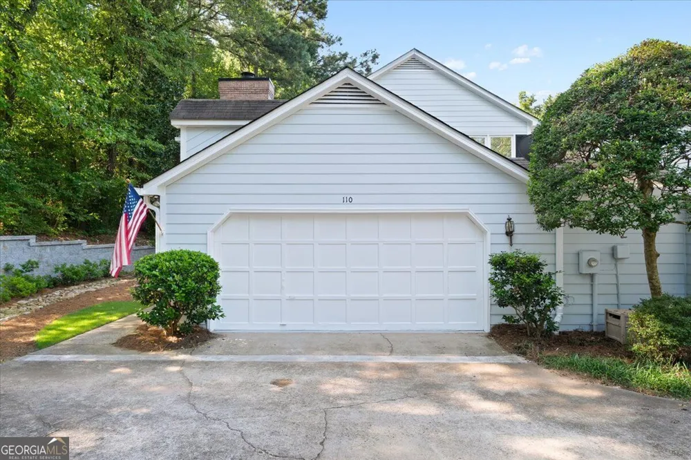 110 Great Oaks LN Roswell, GA 30075
