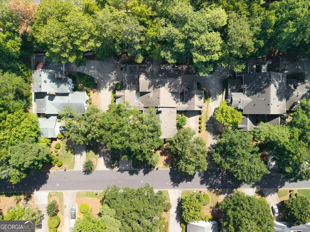110 Great Oaks LN Roswell, GA 30075