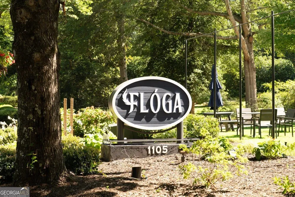 110 Great Oaks LN Roswell, GA 30075