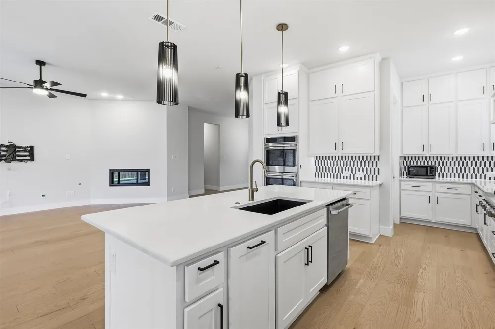 2816 Garrett Drive Highland Village, TX 75077