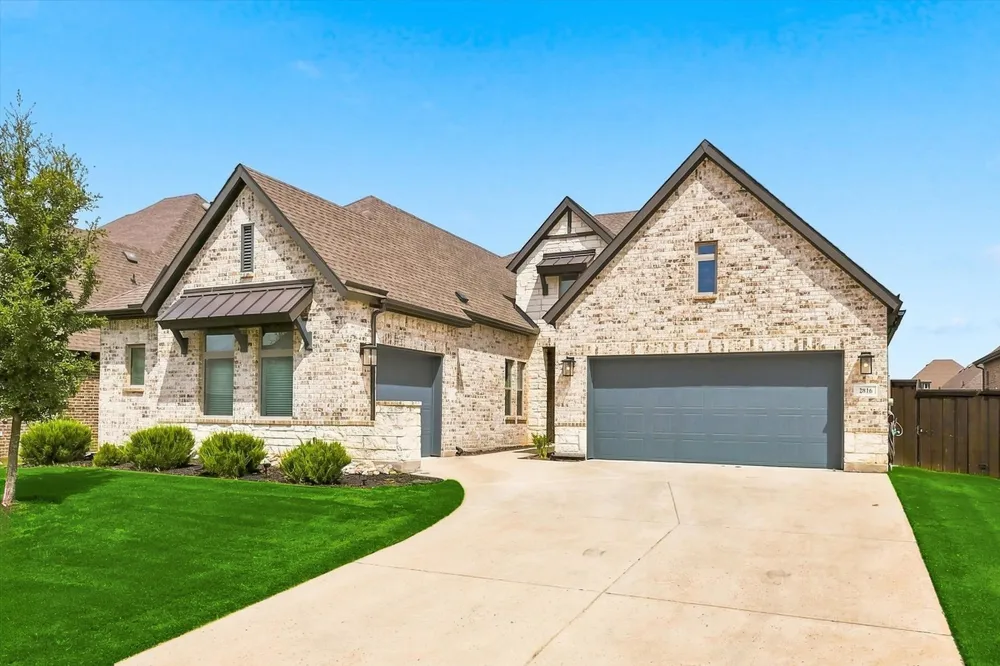 2816 Garrett Drive Highland Village, TX 75077