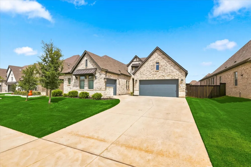2816 Garrett Drive Highland Village, TX 75077