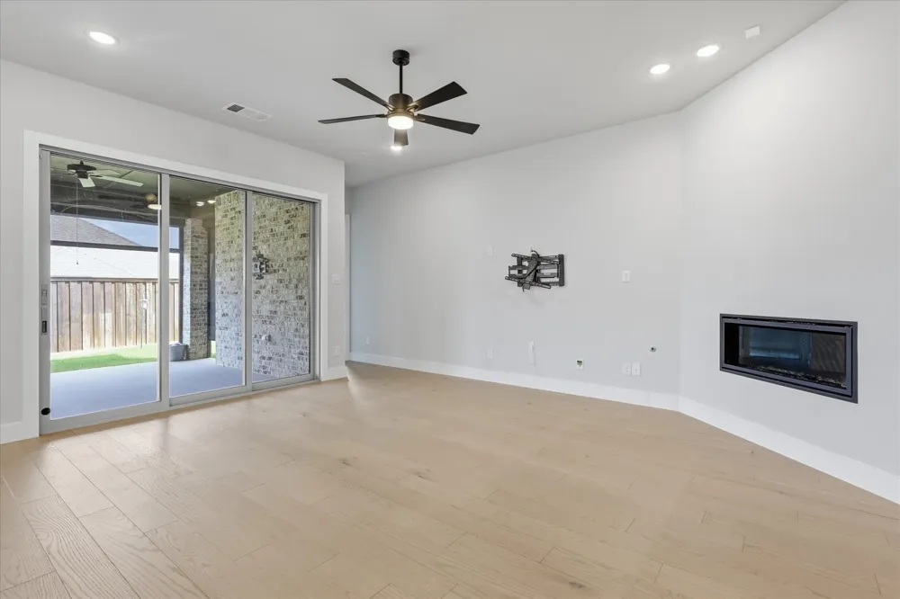 2816 Garrett Drive Highland Village, TX 75077