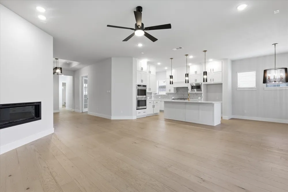 2816 Garrett Drive Highland Village, TX 75077