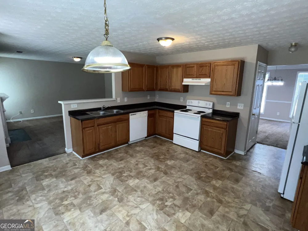 3880 Button Gate CT Lithonia, GA 30038