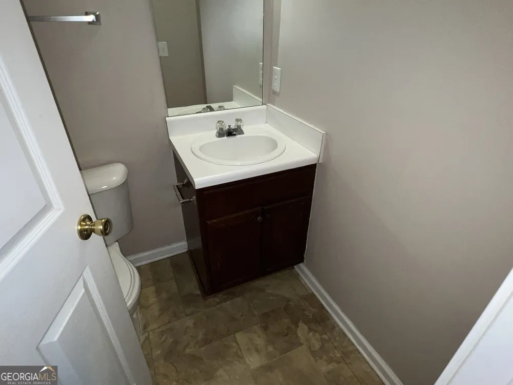 3880 Button Gate CT Lithonia, GA 30038