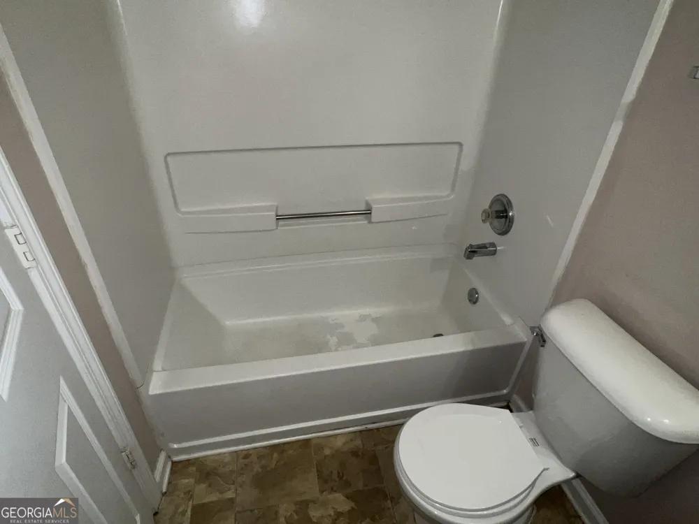 3880 Button Gate CT Lithonia, GA 30038