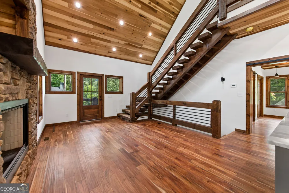 45 Wildflower DR Mineral Bluff, GA 30559