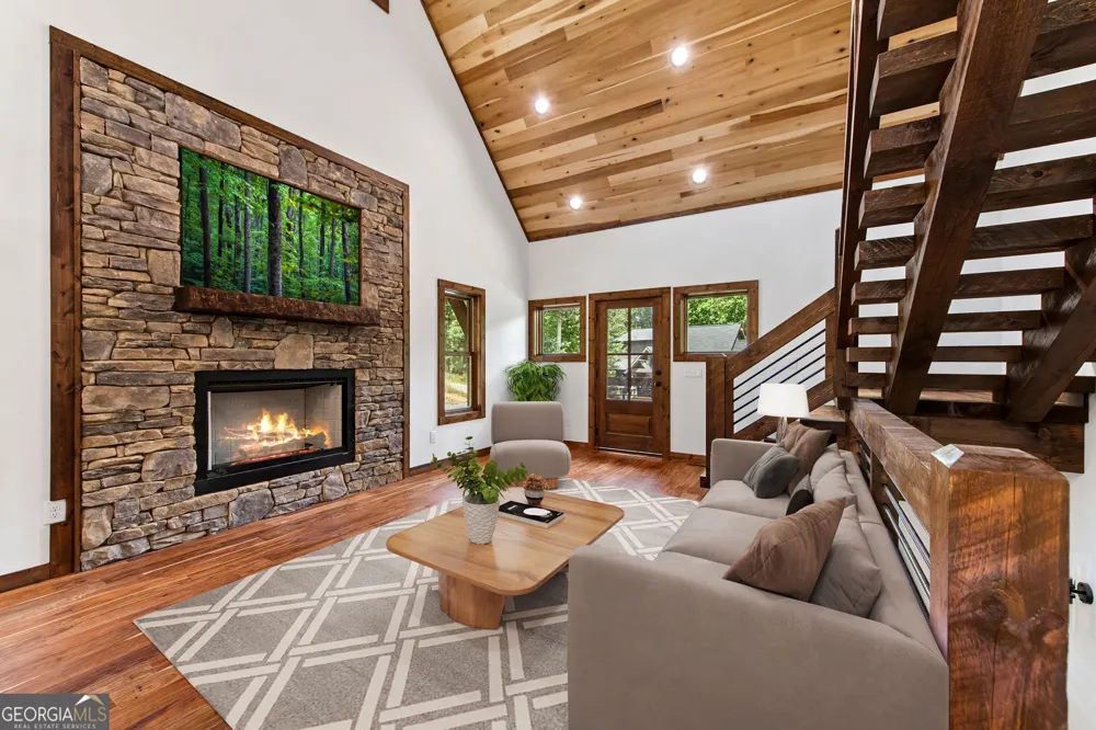 45 Wildflower DR Mineral Bluff, GA 30559