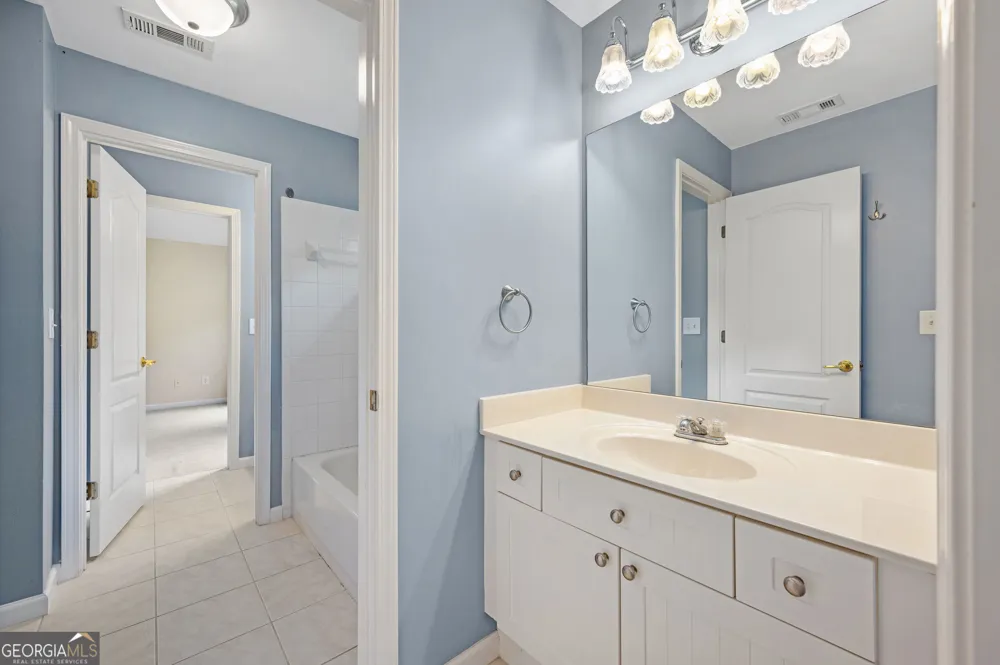 562 Vinings Springs DR SE Mableton, GA 30126