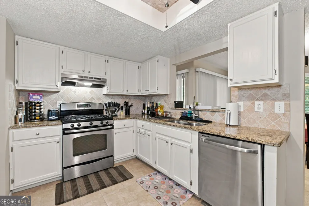 27 Little Silver CT SE Smyrna, GA 30080