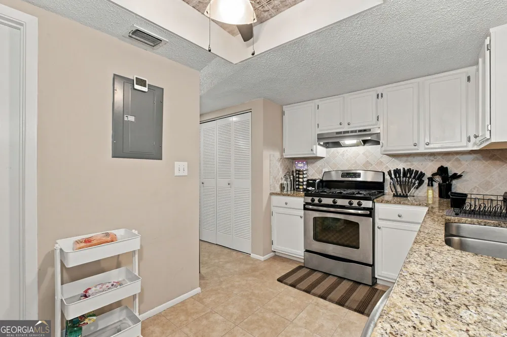 27 Little Silver CT SE Smyrna, GA 30080