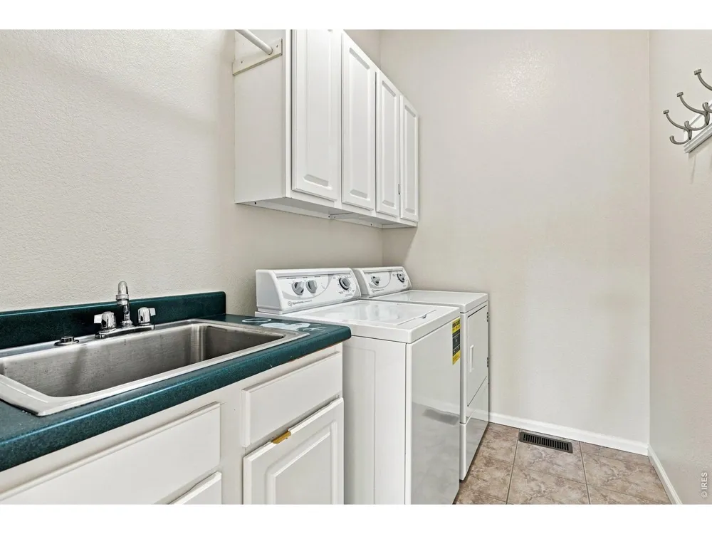 1715 Whitehall Drive Longmont, CO 80504