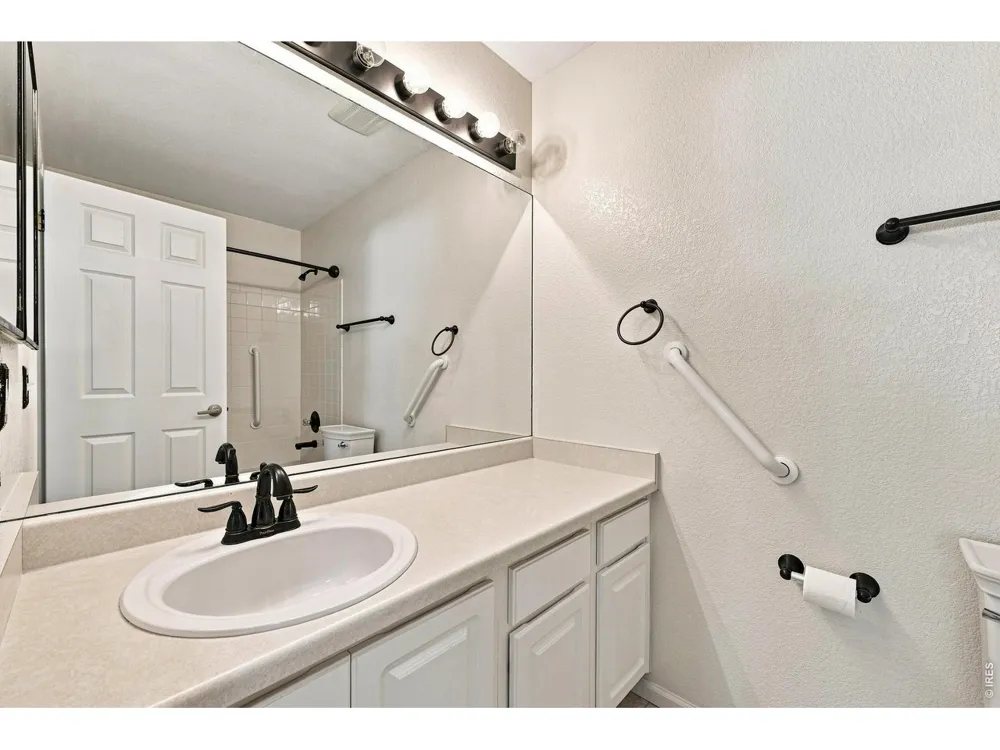 1715 Whitehall Drive Longmont, CO 80504