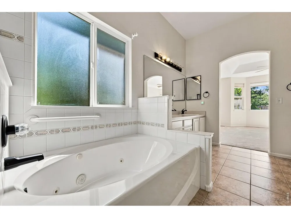 1715 Whitehall Drive Longmont, CO 80504
