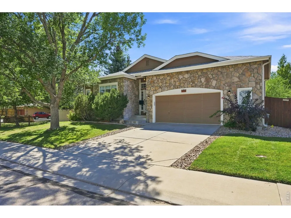 1715 Whitehall Drive Longmont, CO 80504