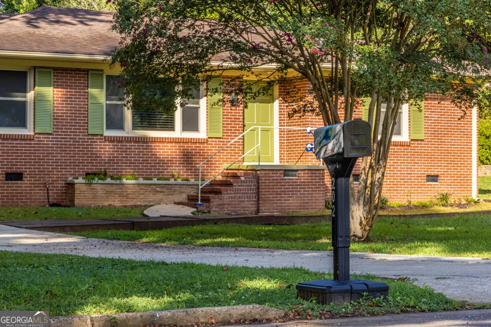 202 Forrest AVE Thomaston, GA 30286