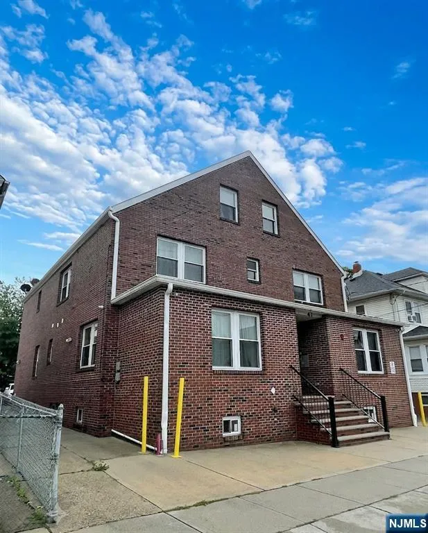 47 Campbell Avenue 1L Hackensack, NJ 07601