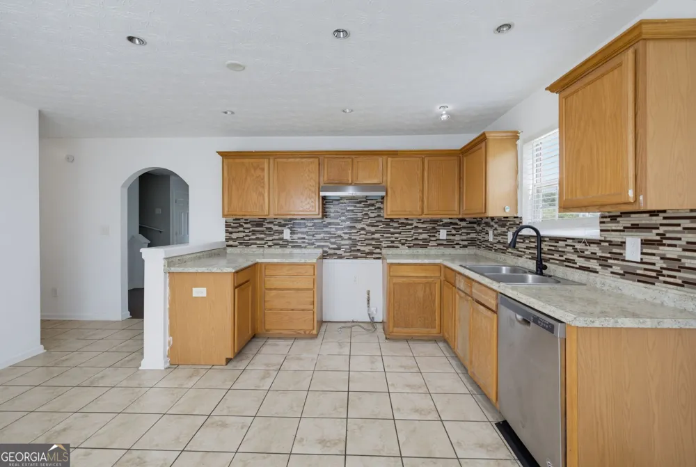 2545 Lake Royale DR Riverdale, GA 30296