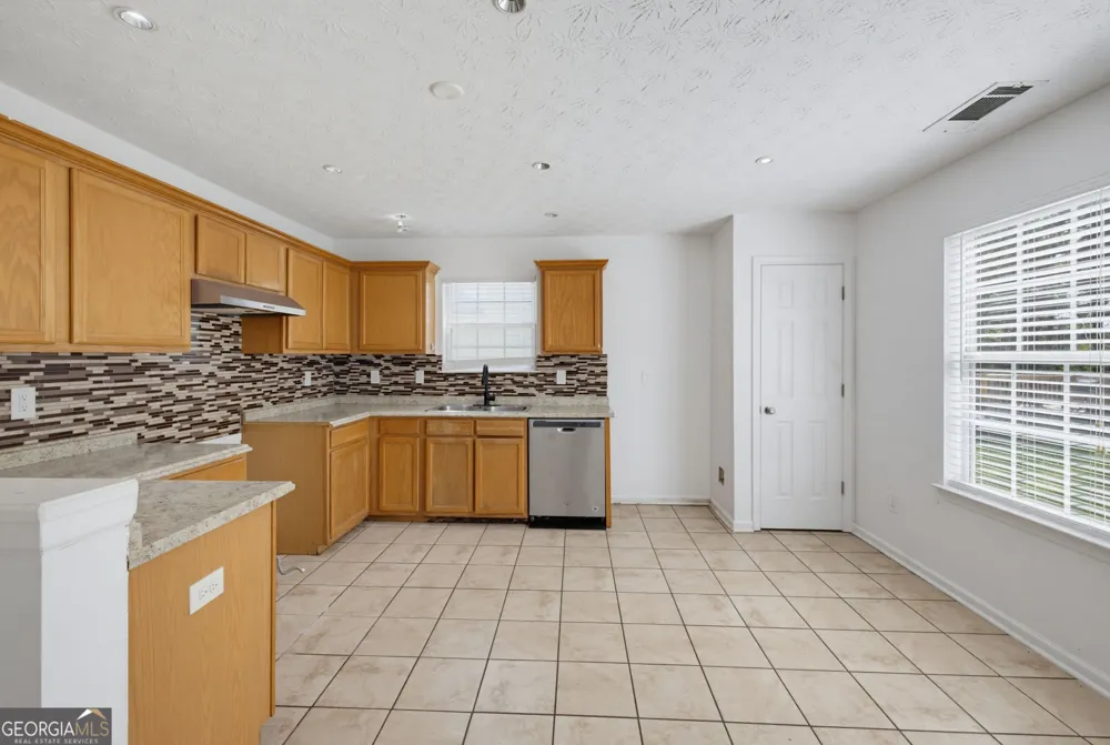 2545 Lake Royale DR Riverdale, GA 30296