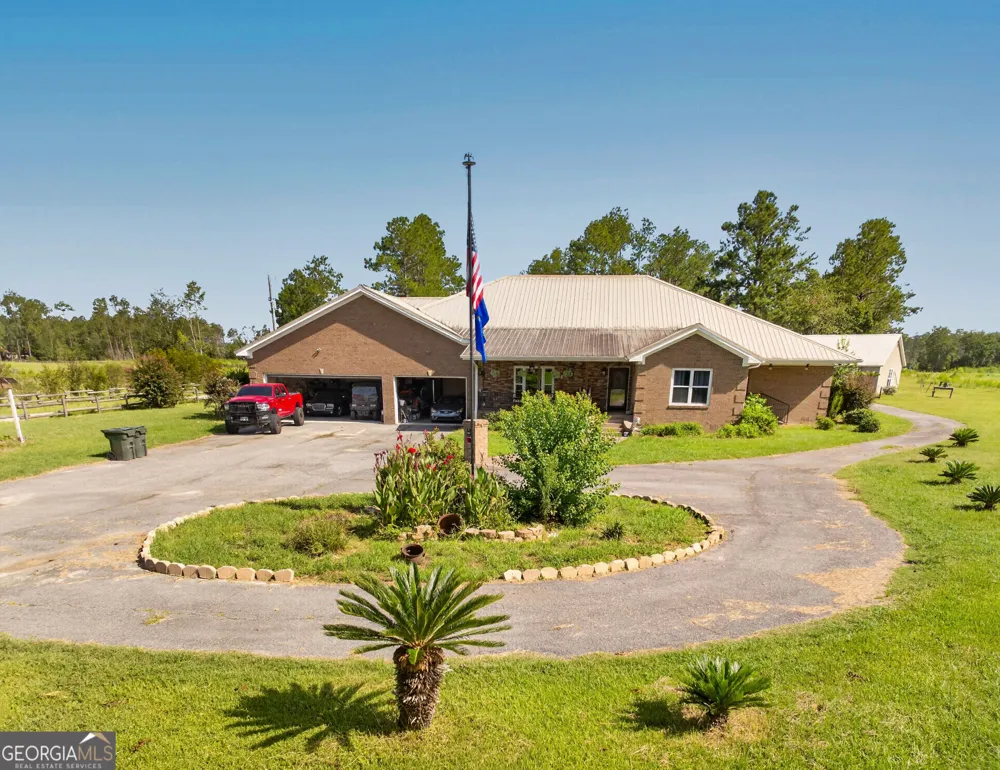 301 Jerry Sutton RD Alapaha, GA 31622