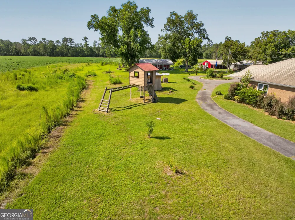 301 Jerry Sutton RD Alapaha, GA 31622