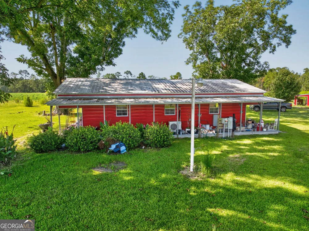 301 Jerry Sutton RD Alapaha, GA 31622