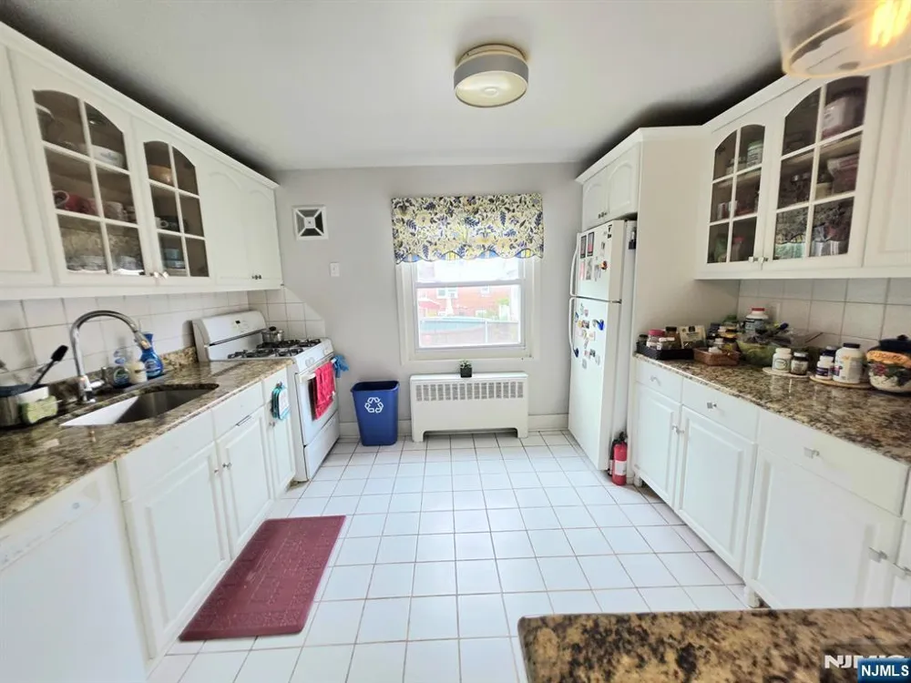 2209D Center Avenue D Fort Lee, NJ 07024
