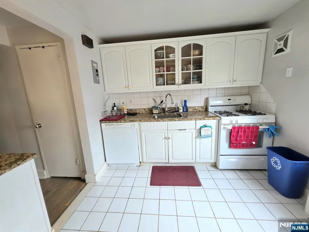 2209D Center Avenue D Fort Lee, NJ 07024