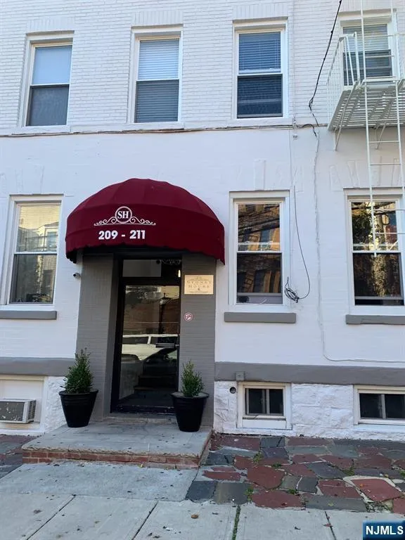 209-211 48th D4 Union City, NJ 07087