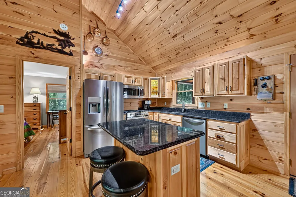 162 Primrose CT Ellijay, GA 30540