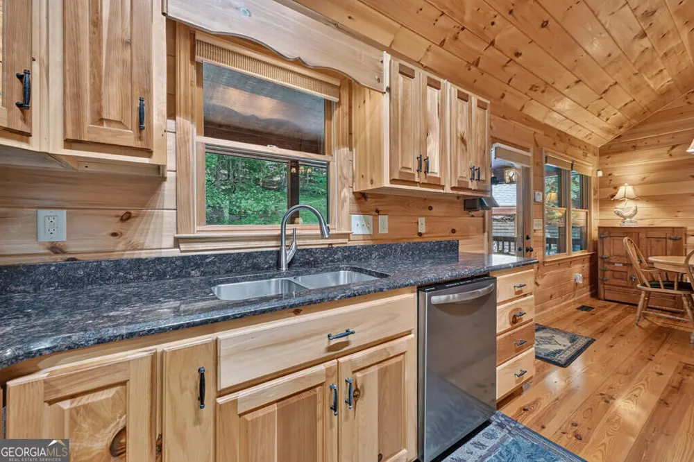 162 Primrose CT Ellijay, GA 30540