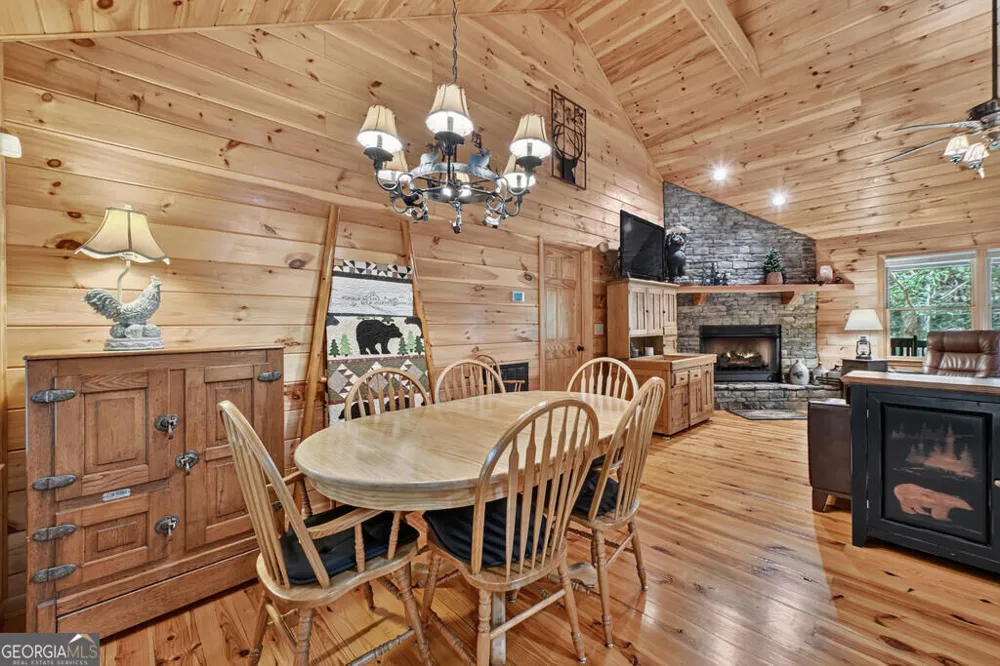 162 Primrose CT Ellijay, GA 30540