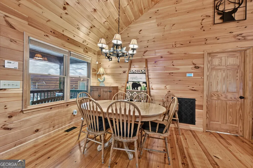 162 Primrose CT Ellijay, GA 30540