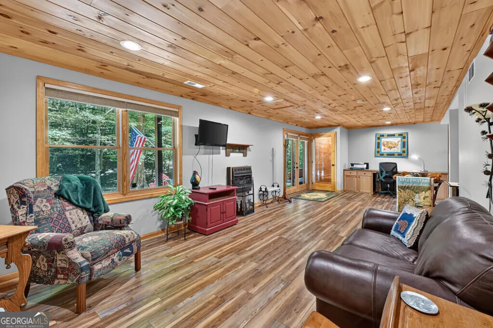 162 Primrose CT Ellijay, GA 30540