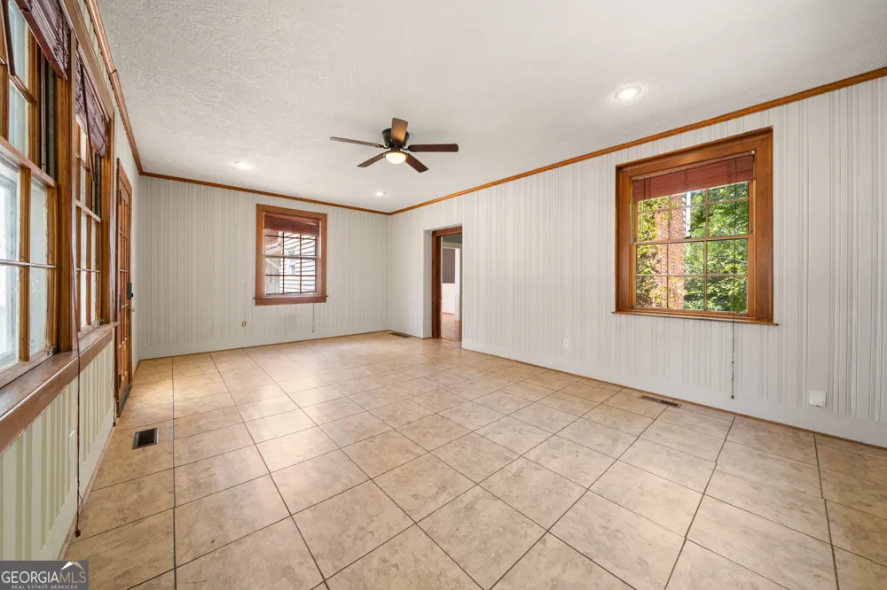 711 Maple DR Griffin, GA 30224