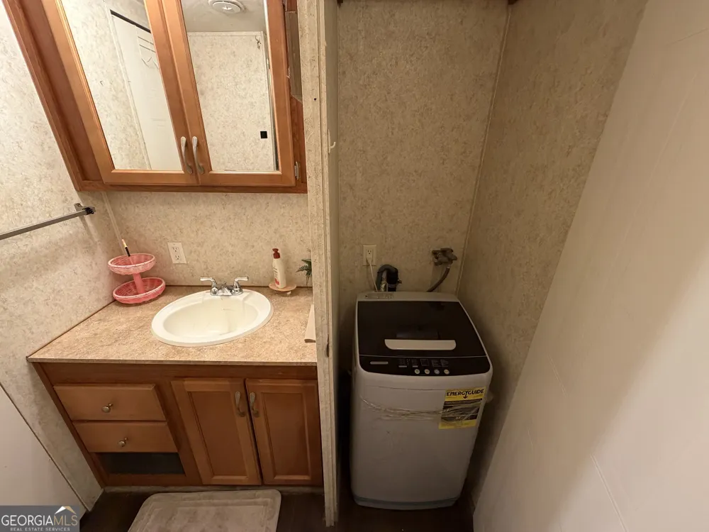 4124 Riverbank RUN Hiawassee, GA 30546