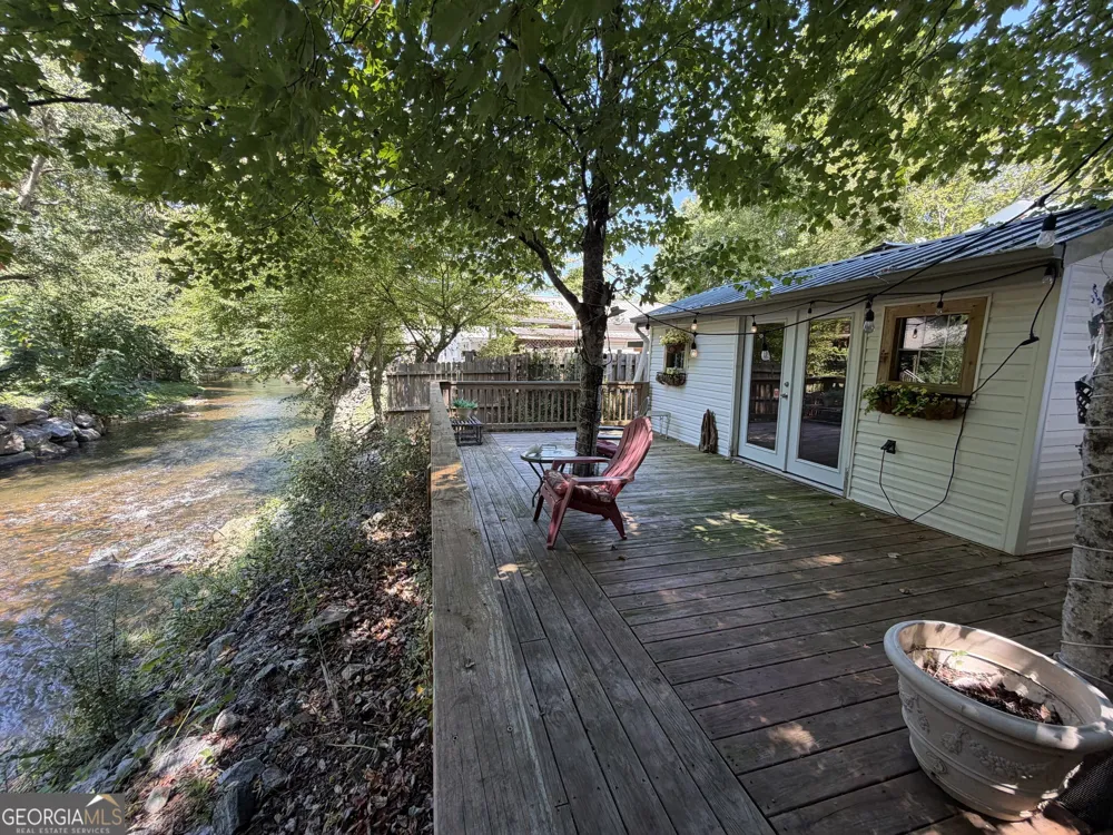 4124 Riverbank RUN Hiawassee, GA 30546