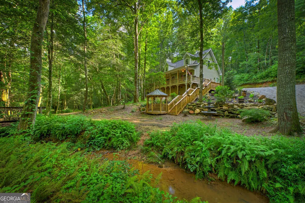 685 Chopped Oak RD Ellijay, GA 30540