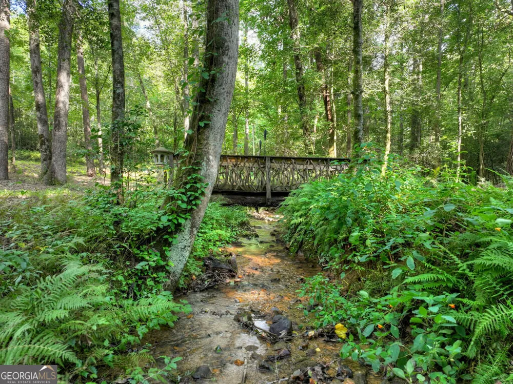 685 Chopped Oak RD Ellijay, GA 30540