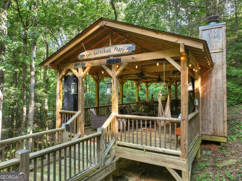 685 Chopped Oak RD Ellijay, GA 30540