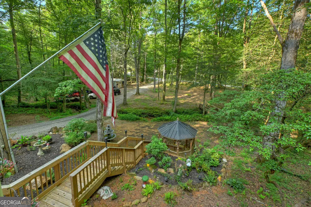 685 Chopped Oak RD Ellijay, GA 30540