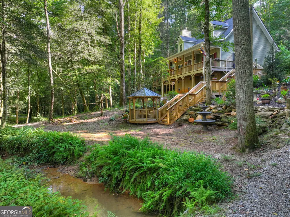 685 Chopped Oak RD Ellijay, GA 30540