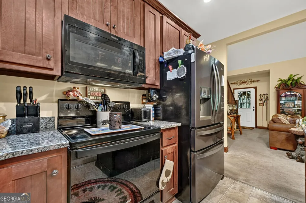 685 Chopped Oak RD Ellijay, GA 30540
