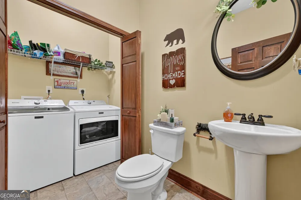 685 Chopped Oak RD Ellijay, GA 30540