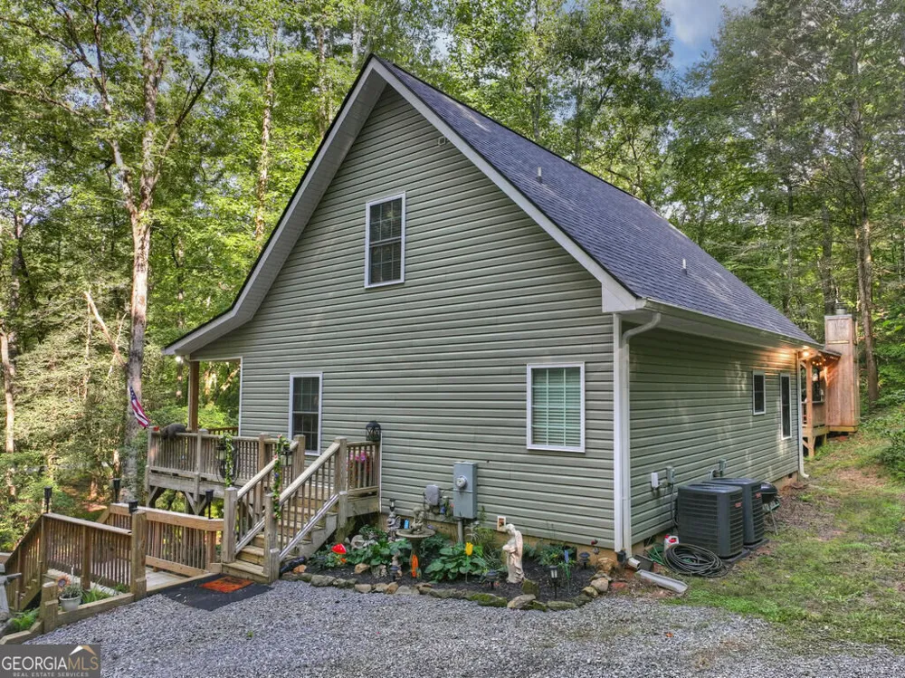 685 Chopped Oak RD Ellijay, GA 30540